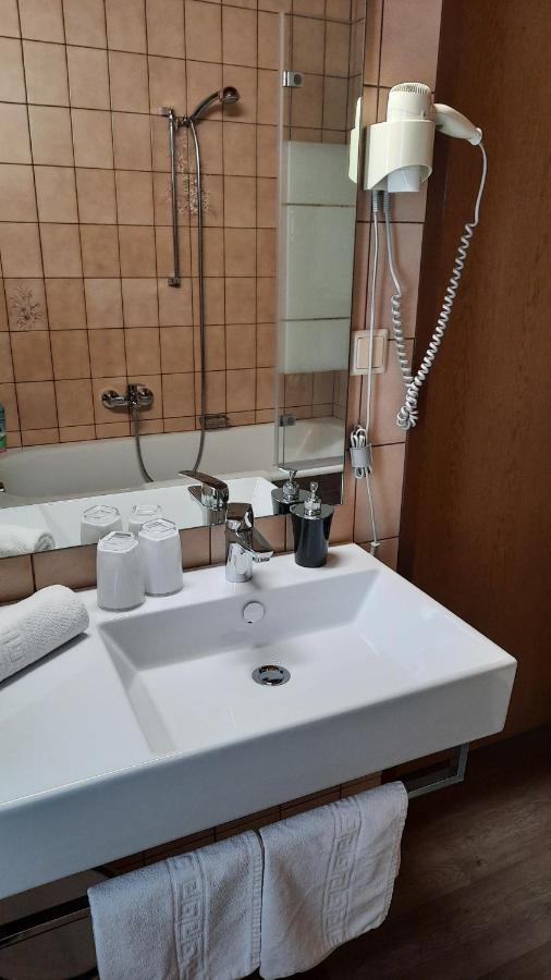 Gaestehaus Almrausch, Ferienanlage Mit Pool Nassereith Ngoại thất bức ảnh