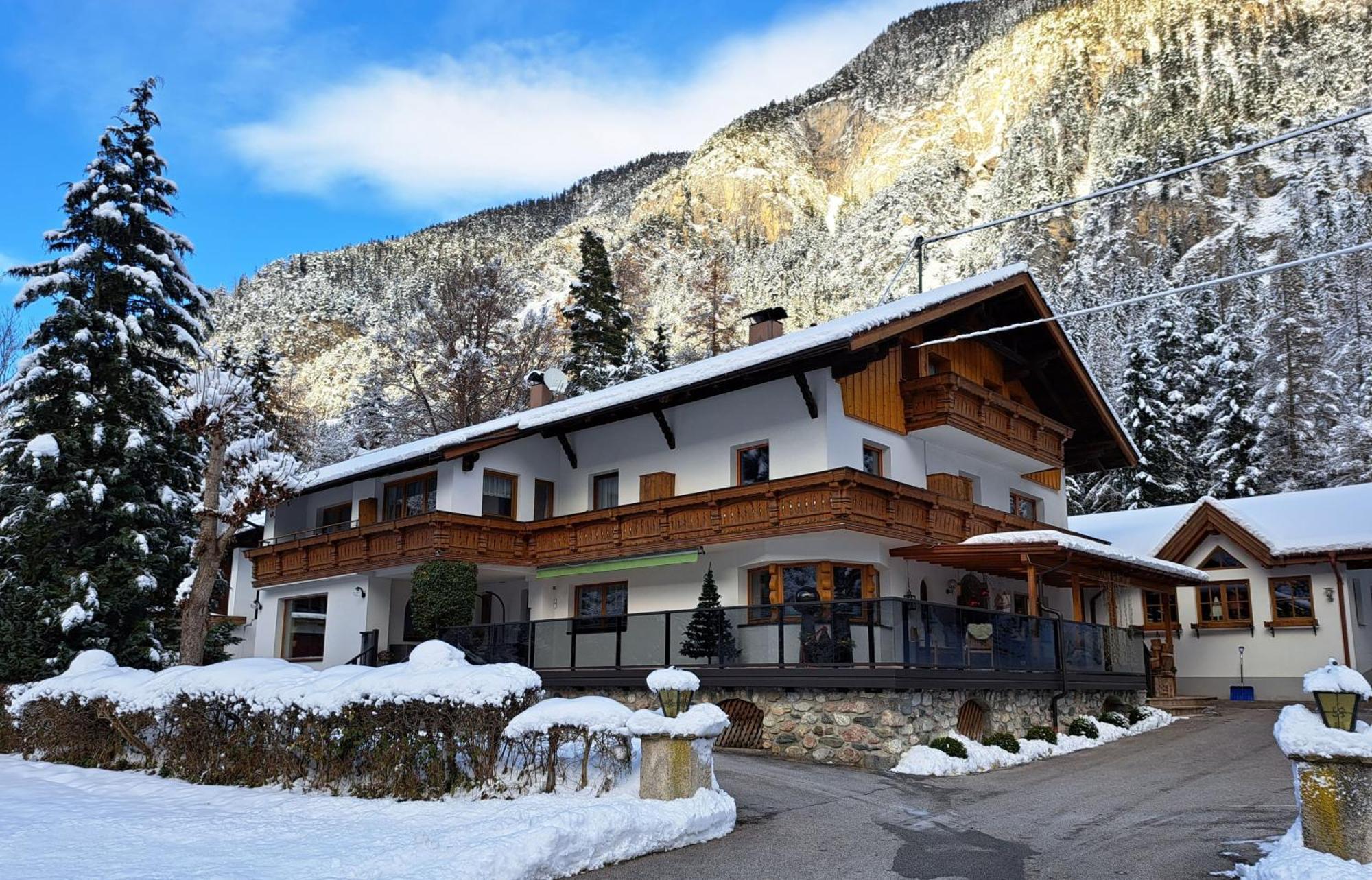 Gaestehaus Almrausch, Ferienanlage Mit Pool Nassereith Ngoại thất bức ảnh