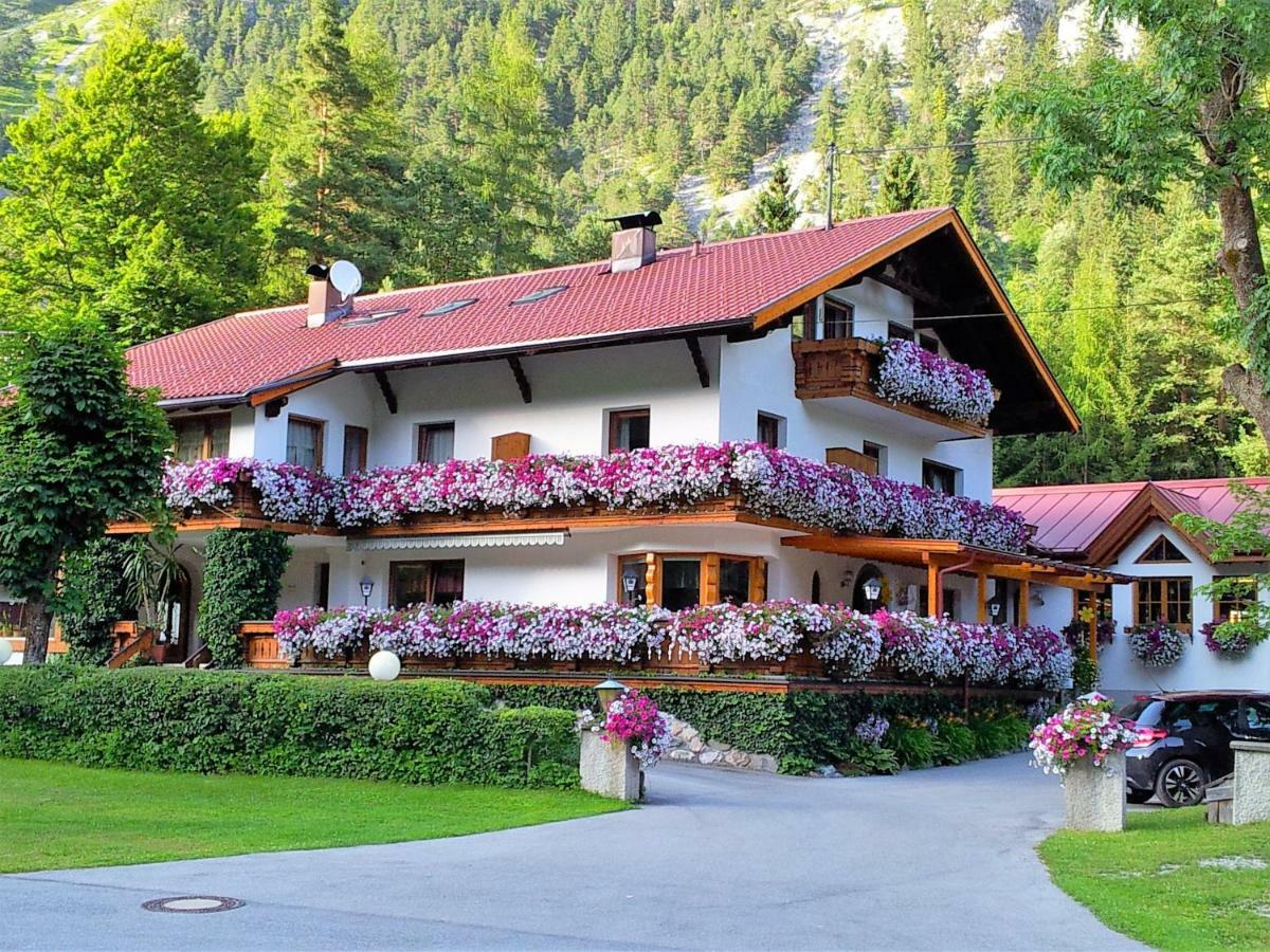 Gaestehaus Almrausch, Ferienanlage Mit Pool Nassereith Ngoại thất bức ảnh