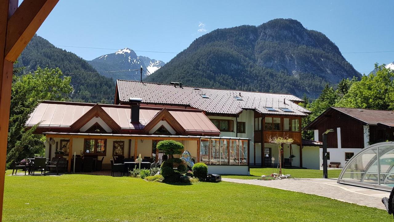 Gaestehaus Almrausch, Ferienanlage Mit Pool Nassereith Ngoại thất bức ảnh